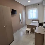 Sei Palme 4*